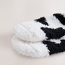 Load image into Gallery viewer, Black and White Cow 1 Pack Cosy Ankle Socks in a Gift Box
