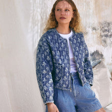 Load image into Gallery viewer, Blue Quilted Floral Print Denim Jacket
