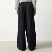 Load image into Gallery viewer, Black Superwide Pleated Trousers
