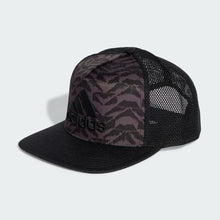 Load image into Gallery viewer, SNAPBACK TRUCKER CAP
