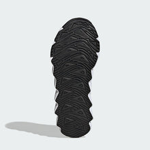 Load image into Gallery viewer, Switch Move Running Shoes
