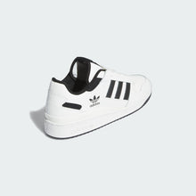 Load image into Gallery viewer, Forum Low CL Shoes
