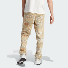 Load image into Gallery viewer, GRAPHICS CAMO SWEAT PANTS
