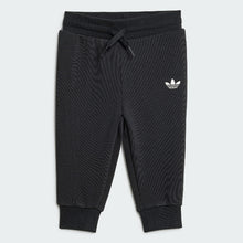 Load image into Gallery viewer, ADIDAS DISNEY MICKEY MOUSE CREW SET
