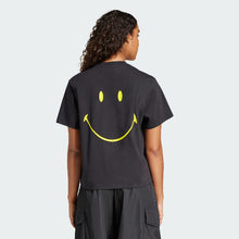 Load image into Gallery viewer, Smiley Loose 3-Stripes Tee
