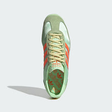 Load image into Gallery viewer, SL 72 OG Shoes
