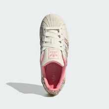 Load image into Gallery viewer, Superstar II x Liberty London Kids Sneakers
