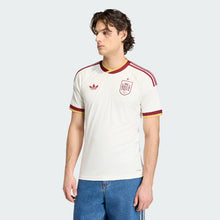 Load image into Gallery viewer, Spain 26 Away Jersey
