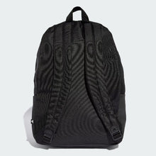 Load image into Gallery viewer, Classic Print Backpack
