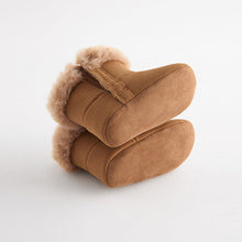 Load image into Gallery viewer, Tan Brown Pull-On Baby Boots (0-24mths)
