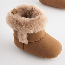 Load image into Gallery viewer, Tan Brown Pull-On Baby Boots (0-24mths)

