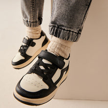 Load image into Gallery viewer, Black/White Touch Fastening Elastic Lace Trainers
