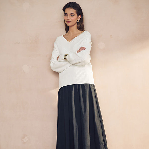 Ecru Relaxed Fit Ribbed V-Neck Knitted Jumper