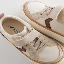 Load image into Gallery viewer, Neutral Beige Standard Fit (F) Touch Fastening Chevron Trainers
