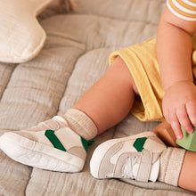Load image into Gallery viewer, White/Green Touch Fastening Chevron Baby Trainers
