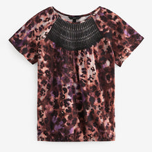 Load image into Gallery viewer, Pink Animal Short Sleeve Crochet Bubblehem Printed Top
