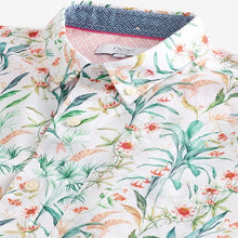 Load image into Gallery viewer, White Linen Blend Floral Short Sleeve Shirt
