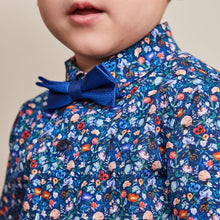 Load image into Gallery viewer, Navy Blue Ditsy Floral Short Sleeve Shirt &amp; Bow Tie Set (3mths-6yrs)
