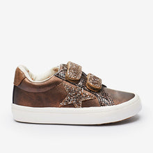 Load image into Gallery viewer, Chocolate Brown Bronze Glitter Star Trainers (Younger Girls) - Allsport
