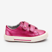 Load image into Gallery viewer, Rasperry Pink Trainers (Younger Girls) - Allsport
