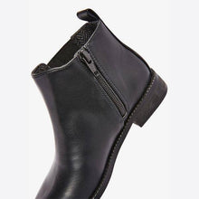 Load image into Gallery viewer, Chelsea Boots (Older) - Allsport
