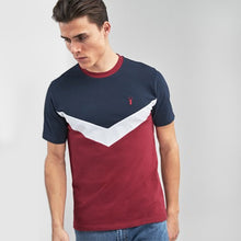 Load image into Gallery viewer, 339060 NVY BURG CHEVRON TEE X to LARGE BLOCKING - Allsport
