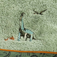 Load image into Gallery viewer, Drap de douche  coton biologique Dinotopi kaki (70x130) - Allsport
