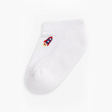 Load image into Gallery viewer, White 5 Pack Ribbed Cushioned Cotton Rich Trainer Socks (Boys) - Allsport
