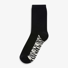 Load image into Gallery viewer, 5 Pack Black Animal Print Footbed Ankle Socks

