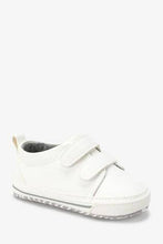 Load image into Gallery viewer, PRAM 2V WHITE SHOES (0-18MTHS) - Allsport
