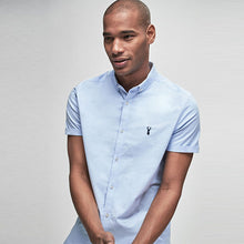 Load image into Gallery viewer, Light Blue Short Sleeve Stretch Oxford Shirt
