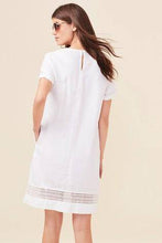 Load image into Gallery viewer, 923390 DRS LIN T WHITE 14 DRESSES - Allsport
