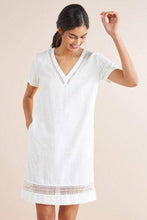 Load image into Gallery viewer, 923390 DRS LIN T WHITE 14 DRESSES - Allsport
