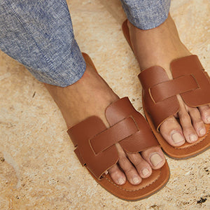Tan Brown Forever Comfort® Leather Mule Flat Sandals