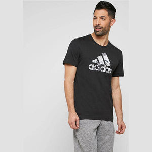 MUST HAVES BADGE OF SPORT GRAPHIC TEE - Allsport
