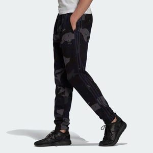 GRAPHICS CAMO SWEAT JOGGERS - Allsport