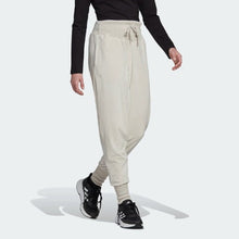 Load image into Gallery viewer, HOLİDAYZ COZY VELOUR JOGGER TRACKSUİT BOTTOMS
