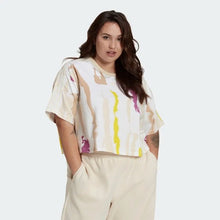 Load image into Gallery viewer, THEBE MAGUGU ALLOVER PRINT CROP TEE (PLUS SIZE)
