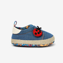 Load image into Gallery viewer, Blue Denim Crochet Character Baby Trainers (0-18mths)
