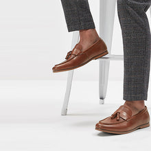 Load image into Gallery viewer, Tan Brown Tassel Loafers
