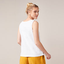 Load image into Gallery viewer, White Linen Blend Sleeveless Top
