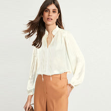 Load image into Gallery viewer, Cream Crinkle Satin Blouse
