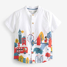 Load image into Gallery viewer, White London Border Print Short Sleeve Shirt (3mths-5yrs)
