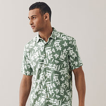 Load image into Gallery viewer, Green Floral Printed Short Sleeve Shirt
