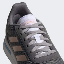 Load image into Gallery viewer, RUN 70S SNEAKERS - Allsport
