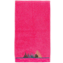 Load image into Gallery viewer, Drap de bain bouclette de coton brodé fresque jungle tropicale Jalapao fuchsia - Allsport
